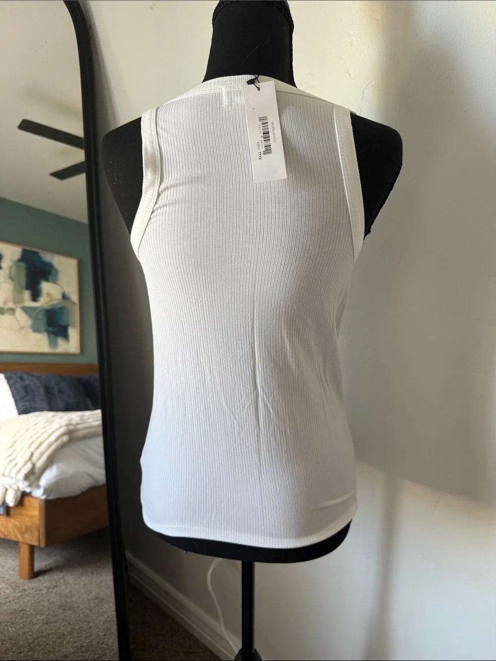 Essential Ribbed White Tank Top - Picture 4 of 5